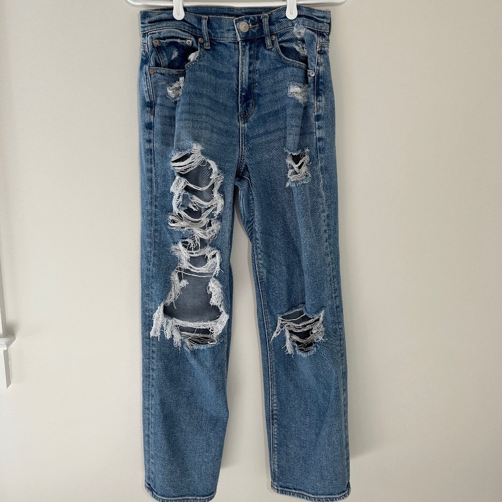 American Eagle Stretch Denim High Waisted Straight Leg Jeans w/ Rips Size 4